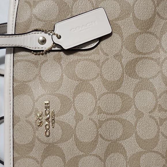 Used Coach Bag - Picture 2 of 6